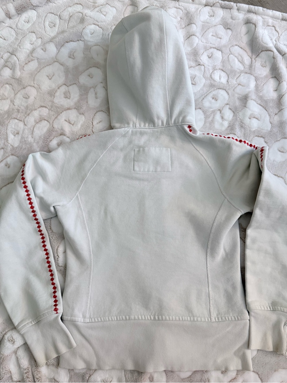lululemon athletica Kids White & Red Hooded Zip Jacket D26 - Picture 3 of 4